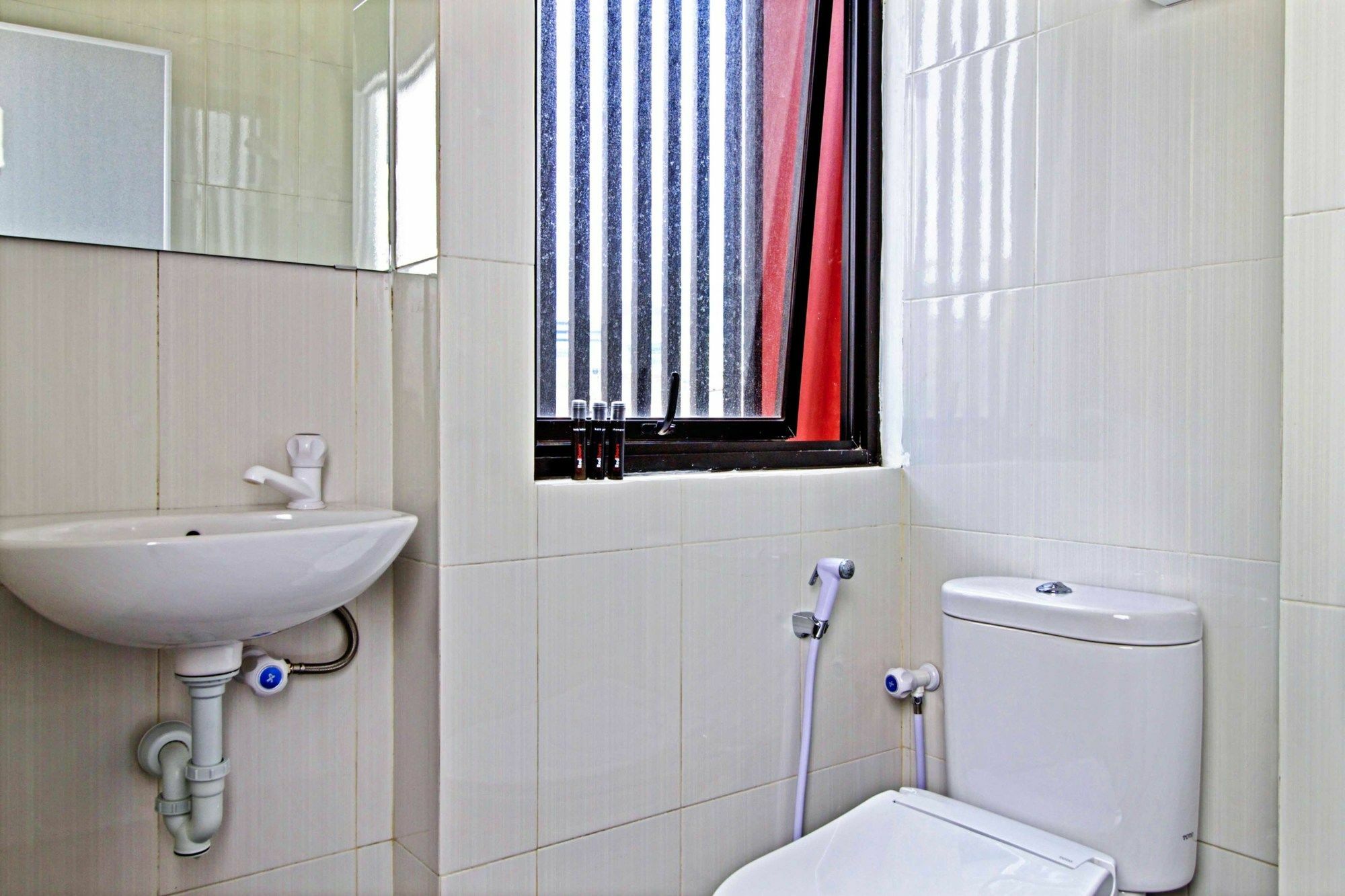 Reddoorz Plus Near Plaza Indonesia Cakarta Dış mekan fotoğraf