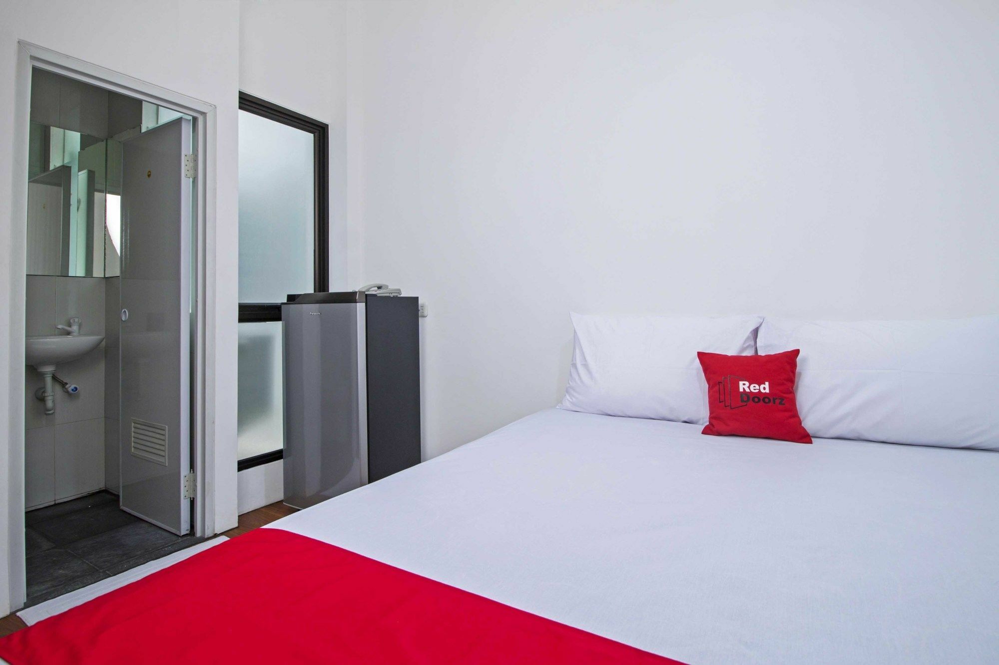 Reddoorz Plus Near Plaza Indonesia Cakarta Dış mekan fotoğraf
